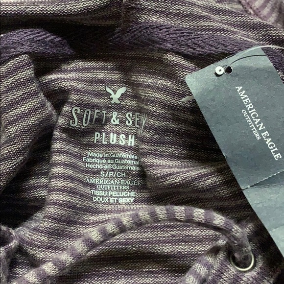 American Eagle 🦅 Plush Top with hood - Picture 6 of 7